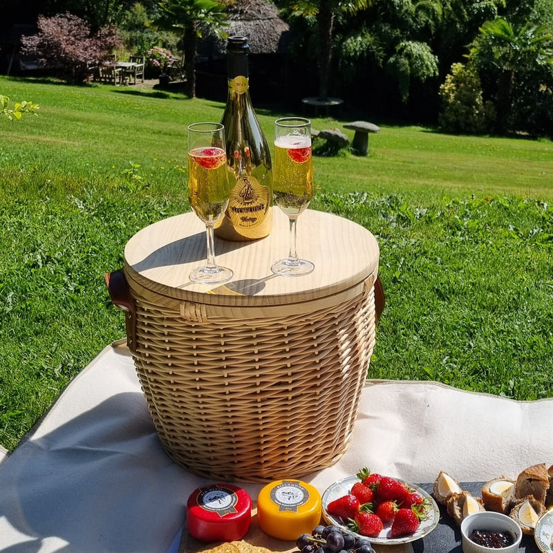 The Willow Basket Round Insulated Picnic Basket with Chopping Board Lid